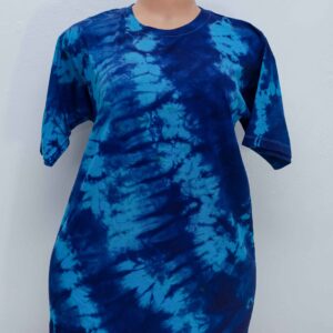 Roundneck t-shirt, tye and dye shades of blue (Unisex). Size XL